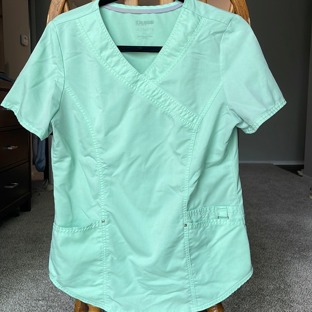 Scrub star light green scrub top